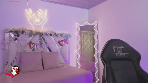 Snapshot of zury_tay chatting on 12-04-25, 11:30 ZURY online show from 12-04-25, 11:30