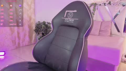 ZURY   online show from 04-10-26, 11:37