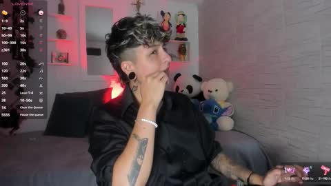 Snapshot of zuryramirez_ chatting on 10-13-25, 08:31 Zury Ramirez online show from 10-13-25, 08:31