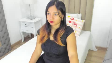 Im Zusan My schedule is from 1030pm to 430 am colombian time online show from 04-08-26, 02:22