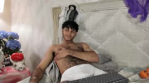 Snapshot of zyan_moreno chatting on 10-21-25, 05:35 zyan_moreno online show from 10-21-25, 05:35