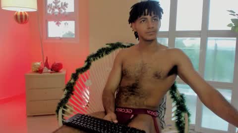 Snapshot of zyan_moreno chatting on 11-29-25, 02:31 zyan_moreno online show from 11-29-25, 02:31