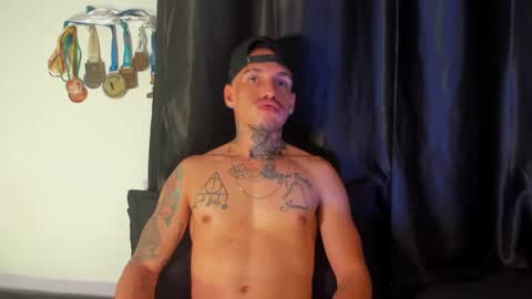 Snapshot of zyongarcia2020 chatting on 12-21-24, 07:35 zyon garcia online show from 12-21-24, 07:35