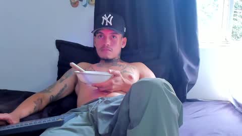 Snapshot of zyongarcia2020 chatting on 10-23-25, 05:12 zyon garcia online show from 10-23-25, 05:12