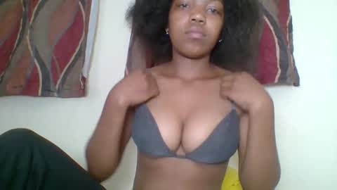 Snapshot of zyraelle_01 chatting on 04-21-26, 02:51 zyraelle_01 online show from 04-21-26, 02:51