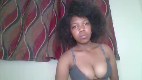 Snapshot of zyraelle_01 chatting on 04-23-26, 01:35 zyraelle_01 online show from 04-23-26, 01:35