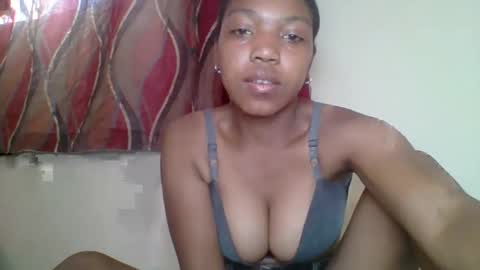 Snapshot of zyraelle_01 chatting on 04-29-26, 12:42 zyraelle_01 online show from 04-29-26, 12:42