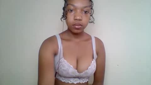 Snapshot of zyraelle_01 chatting on 05-10-26, 05:56 zyraelle_01 online show from 05-10-26, 05:56