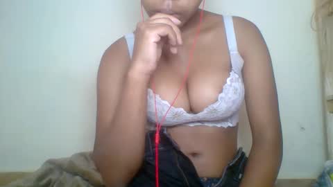 Snapshot of zyraelle_01 chatting on 06-01-26, 05:53 zyraelle_01 online show from 06-01-26, 05:53