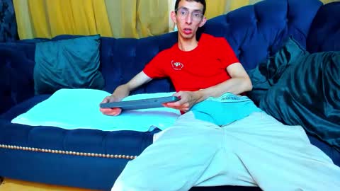 Zyro Nigth online show from 10-24-25, 07:43