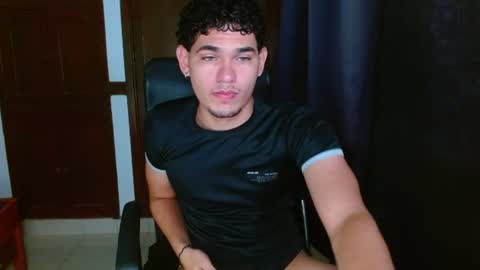 Snapshot of zyrosxk chatting on 07-12-26, 07:43 antonio felipe online show from 07-12-26, 07:43