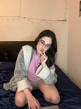 Snapshot of Lunaabbey chatting on 02-21-26, 09:27 Lunaabbey online show from 02-21-26, 09:27