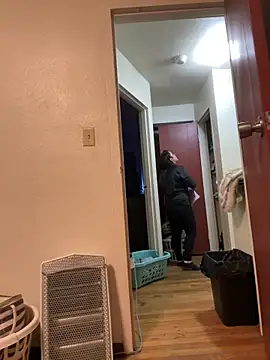 Snapshot of LacieStar chatting on 12-06-24, 02:02 LacieStar online show from 12-06-24, 02:02