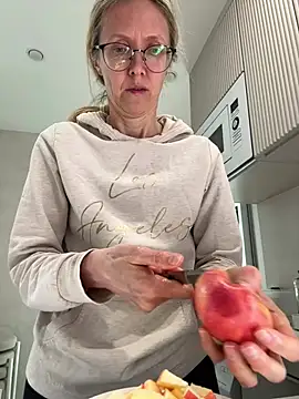 angelmommu online show from 03-11-26, 05:35