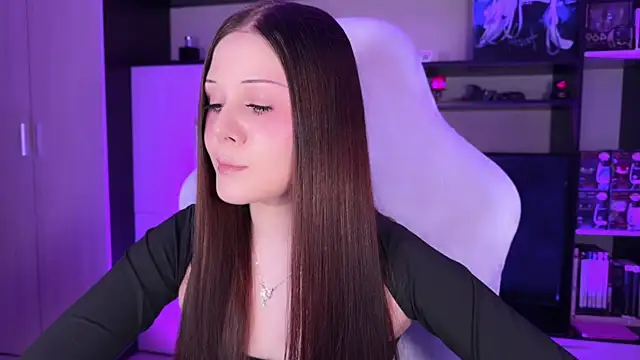 Snapshot of jasminevine chatting on 11-28-25, 06:38 jasminevine online show from 11-28-25, 06:38