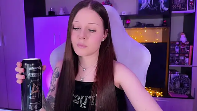 Snapshot of jasminevine chatting on 01-05-26, 10:02 jasminevine online show from 01-05-26, 10:02