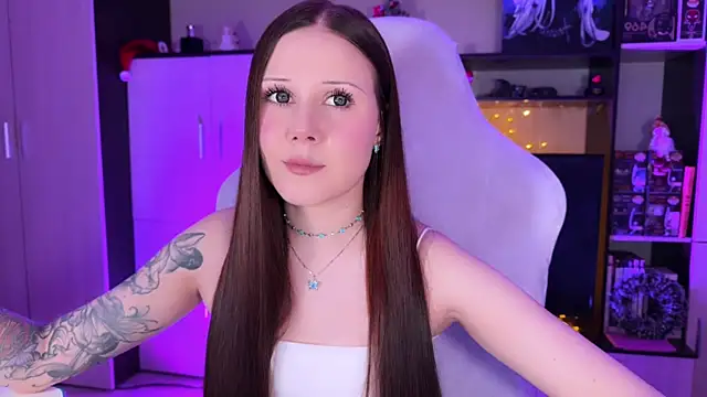 Snapshot of jasminevine chatting on 01-11-26, 01:32 jasminevine online show from 01-11-26, 01:32