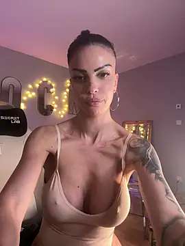 Helena Karel online show from 02-08-25, 07:27