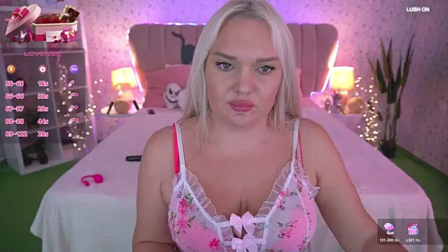 MissyMartinez online show from 10-22-25, 02:28