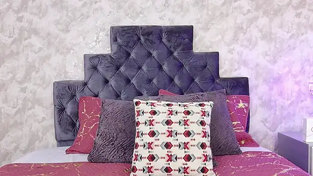 elizabeth coleman online show from 12-20-25, 01:18