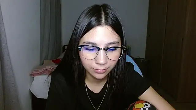 mia  lopez  online show from 10-25-25, 03:36