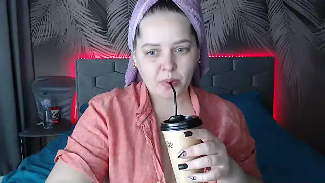 Snapshot of uliastar chatting on 01-20-25, 07:15 uliastar online show from 01-20-25, 07:15