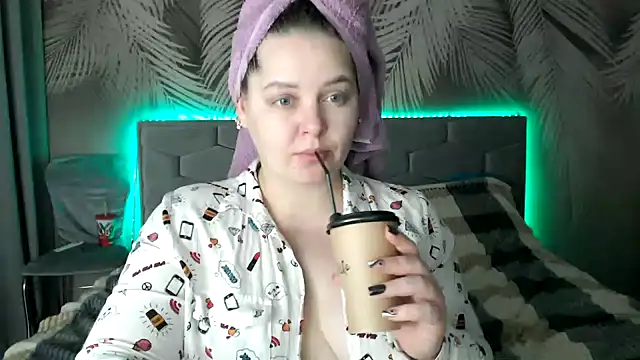 Snapshot of uliastar chatting on 01-23-25, 07:32 uliastar online show from 01-23-25, 07:32