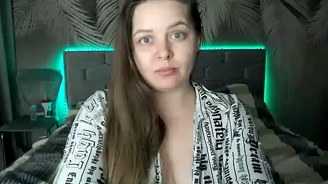 Snapshot of uliastar chatting on 01-28-25, 10:56 uliastar online show from 01-28-25, 10:56