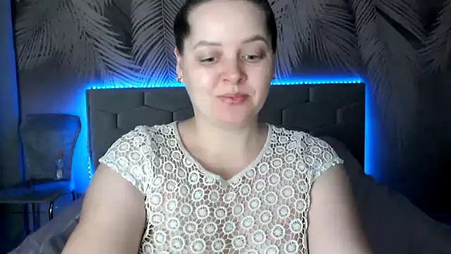 Snapshot of uliastar chatting on 02-05-25, 07:07 uliastar online show from 02-05-25, 07:07