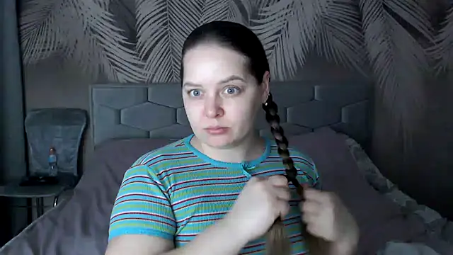 Snapshot of uliastar chatting on 02-06-25, 03:41 uliastar online show from 02-06-25, 03:41