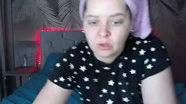 Snapshot of uliastar chatting on 02-19-25, 07:50 uliastar online show from 02-19-25, 07:50