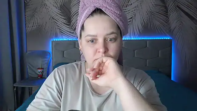 Snapshot of uliastar chatting on 02-22-25, 06:06 uliastar online show from 02-22-25, 06:06