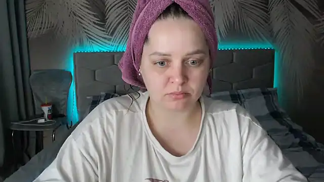 Snapshot of uliastar chatting on 03-03-25, 03:53 uliastar online show from 03-03-25, 03:53