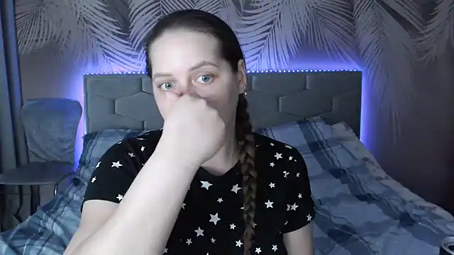 Snapshot of uliastar chatting on 03-05-25, 10:11 uliastar online show from 03-05-25, 10:11