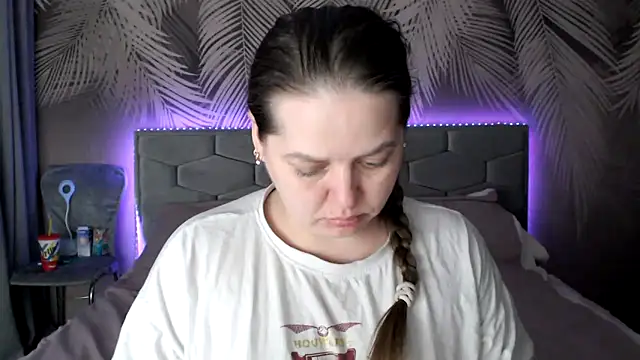 Snapshot of uliastar chatting on 03-19-25, 06:03 uliastar online show from 03-19-25, 06:03