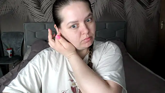 Snapshot of uliastar chatting on 03-21-25, 05:21 uliastar online show from 03-21-25, 05:21