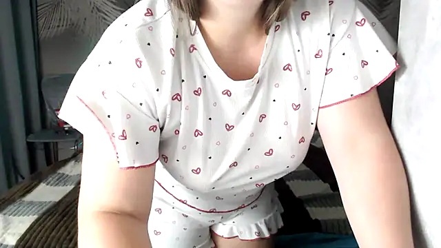 Snapshot of uliastar chatting on 09-10-25, 06:46 uliastar online show from 09-10-25, 06:46