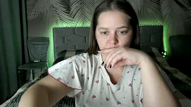 Snapshot of uliastar chatting on 10-04-25, 07:17 uliastar online show from 10-04-25, 07:17