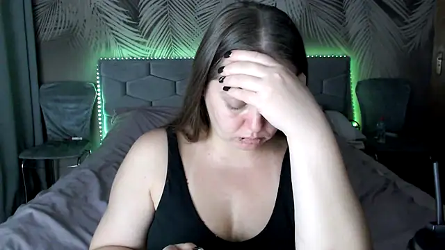 Snapshot of uliastar chatting on 10-22-25, 07:41 uliastar online show from 10-22-25, 07:41