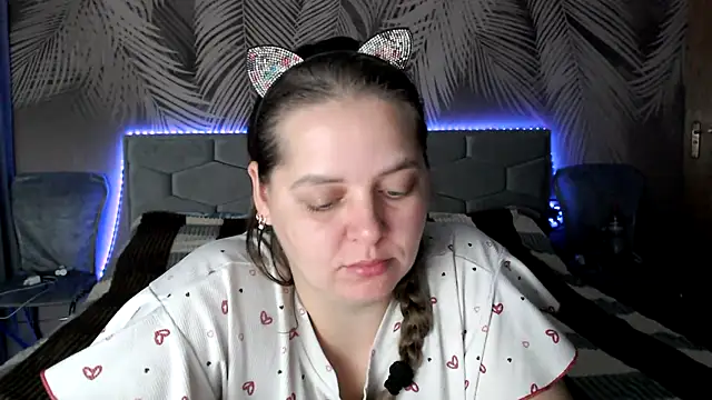 Snapshot of uliastar chatting on 11-13-25, 08:57 uliastar online show from 11-13-25, 08:57