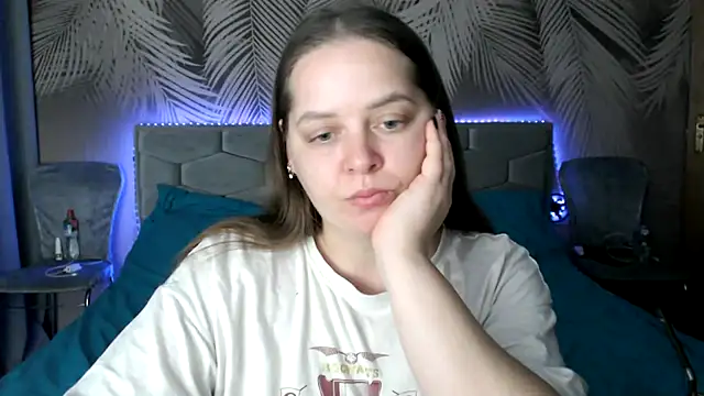 Snapshot of uliastar chatting on 11-28-25, 09:23 uliastar online show from 11-28-25, 09:23