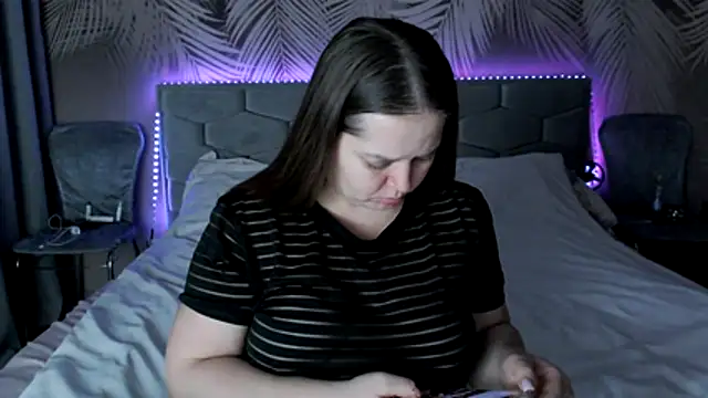 Snapshot of uliastar chatting on 12-14-25, 08:09 uliastar online show from 12-14-25, 08:09