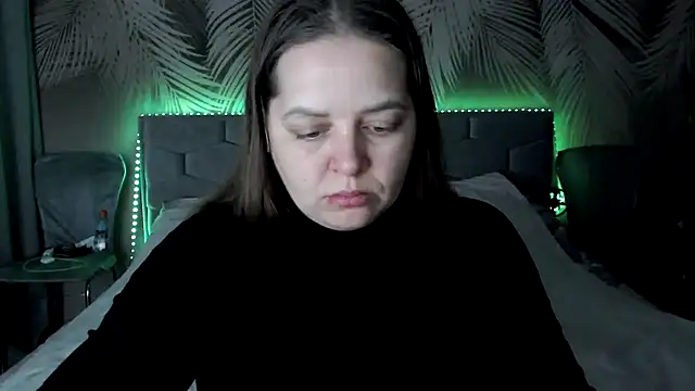 Snapshot of uliastar chatting on 12-18-25, 07:03 uliastar online show from 12-18-25, 07:03