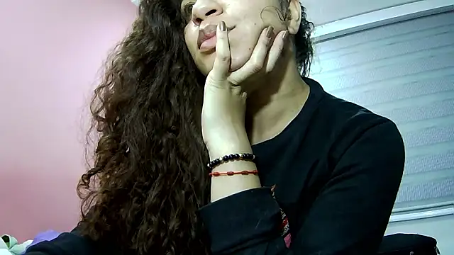 gatubelahot online show from 10-28-25, 02:15