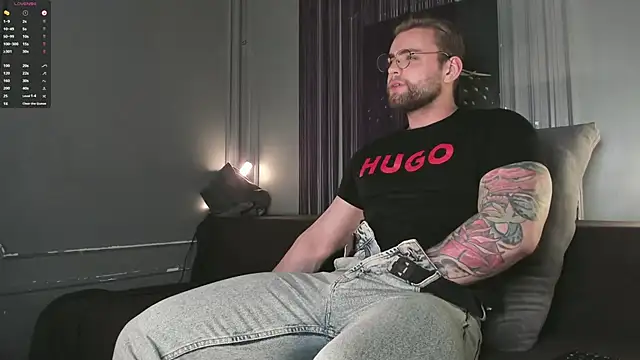 Snapshot of WayneWilson chatting on 11-22-25, 04:55 WayneWilson online show from 11-22-25, 04:55