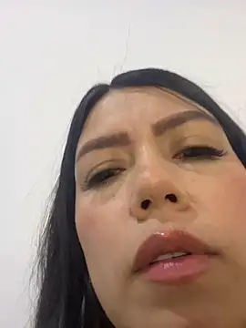 Snapshot of martina_contreras chatting on 12-27-24, 04:04 martina contreras online show from 12-27-24, 04:04