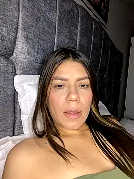 Snapshot of martina_contreras chatting on 10-30-25, 07:10 martina contreras online show from 10-30-25, 07:10