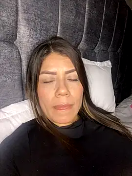 Snapshot of martina_contreras chatting on 11-01-25, 08:05 martina contreras online show from 11-01-25, 08:05