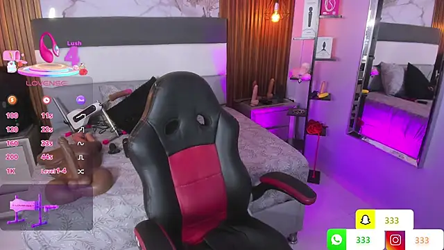 Snapshot of LIA_ROUX1 chatting on 12-18-25, 03:01 LIA ROUX1 online show from 12-18-25, 03:01