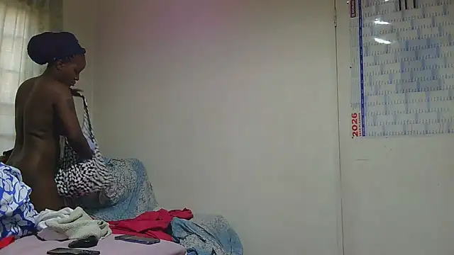 sluttylaura21 online show from 04-04-26, 06:33